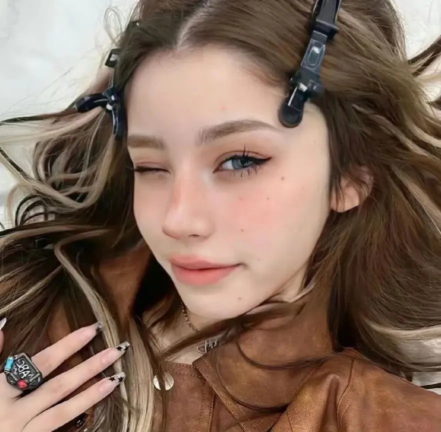 布劳涅森林的女人们